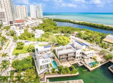 Casa · 580m² · Hermosa Residencia en Puerto Cancún