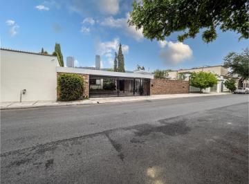 Casa · 380m² · 3 Recámaras · 2 Estacionamientos · Casa en Fuentes del Valle