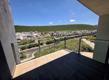 f9638627a6991bdc119f3661eeee9ba86f951574917b217615bb49a8265bd3fb · Penthouse con Terraza y Vista en El Refugio | 92 m², 2 Rec.