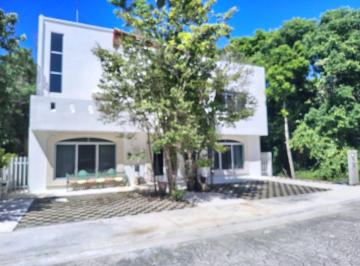 Casa de 4 habitaciones, Puerto Morelos · Casa en Venta en Aldea Umm Puerto Morelos