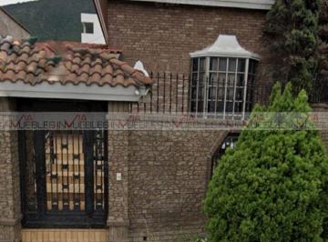 Casa uso de suelo · 350m² · 3 Recámaras · 3 Estacionamientos · Casa con Uso de Suelo en Renta en Las Cumbres