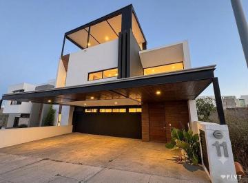 Casa · 300m² · 3 Recámaras · 3 Estacionamientos · Casa Antonella en Zibatá Querétaro