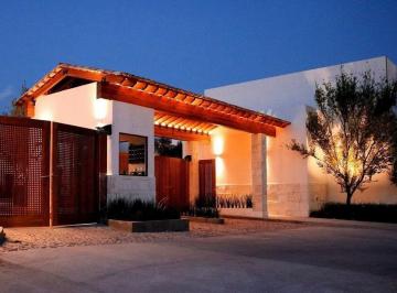 03661f0a4eede188a92381b01a61fa6b77e63fffe3018d967de46dc46bb25ab2 · 1 de Solo 41 Casas | a Estrenar en El Refugio | Club House y Gym