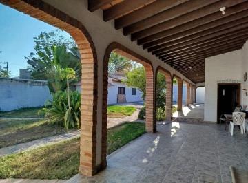 Casa de 4 habitaciones, Puerto Vallarta · Casa de un Nivel con 4 Habitaciones Enorme Jardín y Alberca