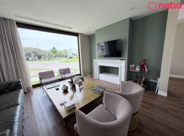 Casa en condominio · 369m² · 4 Recámaras · 3 Estacionamientos · Residencia en Venta en Condado del Valle