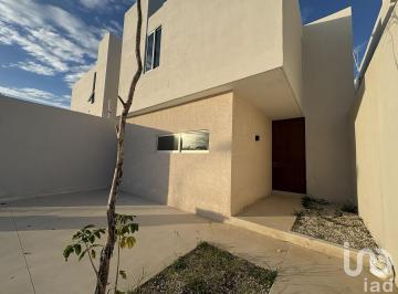 Casa · 173m² · 3 Recámaras · 2 Estacionamientos · Casa en Venta de 3 Habitaciones en Gran San Pedro Cholul Residencial Vitua