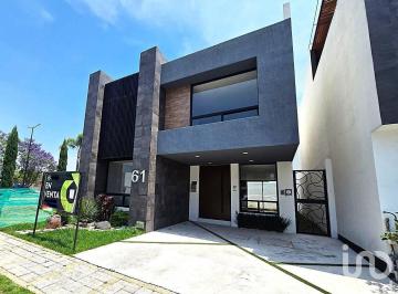 Casa · 297m² · 4 Recámaras · 2 Estacionamientos · Casa con Roof Garden en Venta en Lomas de Angelópolis