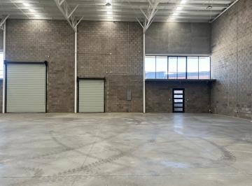 Bodega comercial · 498m² · 6 Estacionamientos · Bodegas en Renta