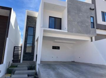 Casa · 235m² · 3 Recámaras · 2 Estacionamientos · Casa en Venta en Torralba