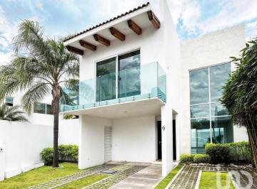 Casa · 201m² · 3 Recámaras · 2 Estacionamientos · Casa Vista Marqués