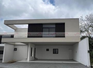 Casa · 350m² · 3 Recámaras · 3 Estacionamientos · Casa en Venta en Santiago