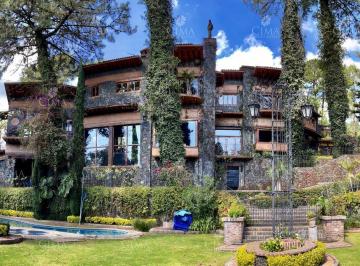 Casa · 1565m² · 9 Recámaras · 9 Estacionamientos · Venta Casa Refugio en Fraccionamiento del Bosque - V400