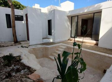 Casa · 211m² · 3 Recámaras · 3 Estacionamientos · Casa en Venta de Una Planta Ubicada en Cholul.