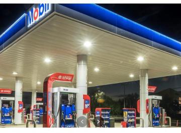 Local comercial · 300m² · Paquete de Gasolineras en Venta en Querétaro