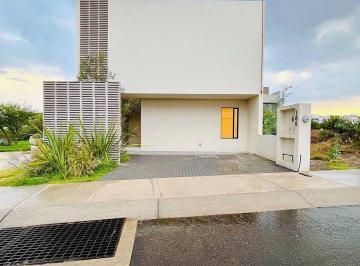 Casa · 253m² · 4 Recámaras · 2 Estacionamientos · Casa Reantta en Zibatá Querétaro