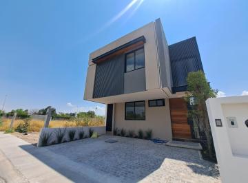 Casa en condominio de 4 habitaciones, Querétaro · Casa en Venta Sobre Av Tlacote