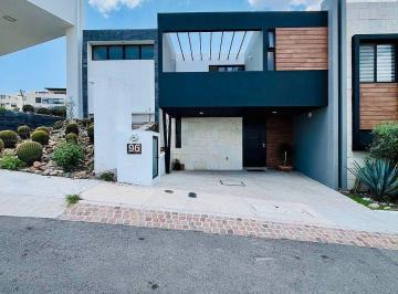 Casa · 200m² · 4 Recámaras · 2 Estacionamientos · Casa en Fraccionamiento Zibatá
