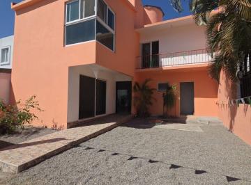 Casa de 4 habitaciones, Bahía de Banderas · Casa con 200 m² de Superficie de Terreno y 4 Dorm. en Venta en Nuevo Vallarta