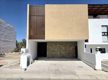 Casa · 207m² · 3 Recámaras · 2 Estacionamientos · Casa Zayra en Zakia Querétaro