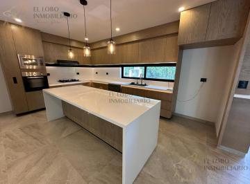 Casa · 327m² · 3 Recámaras · 2 Estacionamientos · Casa en Venta | Residencial Los Santos | Recámara en Planta Baja