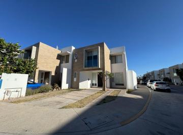 Casa en condominio de 3 habitaciones, Aguascalientes · San Telmo Country Club Golf Sur Casa en Renta