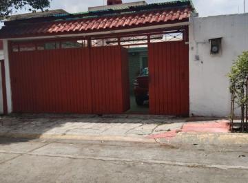 Casa de 4 habitaciones, Tlalnepantla de Baz · Casa en Venta en Las Arboledas, Tlalnepantla Edo. de Méx.