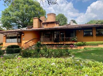 Casa · 464m² · 4 Recámaras · 4 Estacionamientos · Casa en Venta en Avandaro