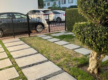 Casa de 3 habitaciones, San Juan del Río · Casa de 2 Niveles con Jardín en Zona Centro – Villas Los Encinos