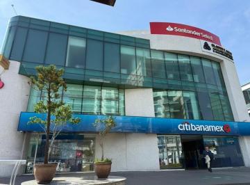 Local comercial · 130m² · 4 Estacionamientos · Local en Renta en Palmas