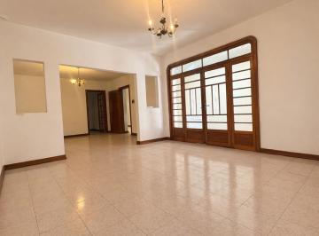 Casa · 240m² · 3 Recámaras · Casa de un Piso Zona Centro