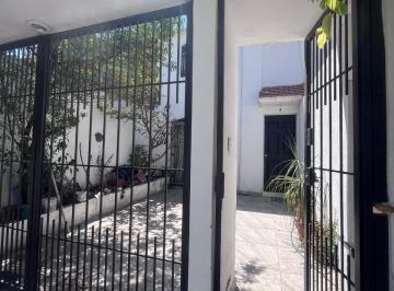 Casa de 3 habitaciones, Querétaro · Hermosa Casa en Privada con Acceso Automatizado