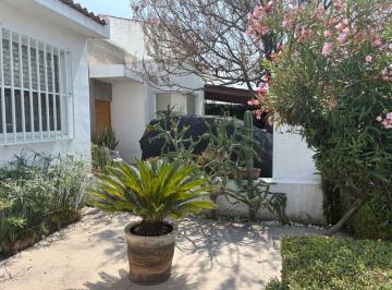 Casa de 2 habitaciones, Querétaro · Oportunidad Casa en El Refugio Una Planta Ideal Para Gente Mayor Llena de Luz Armoniosa, Seguridad