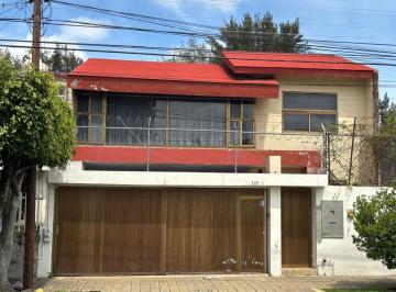 Casa de 4 habitaciones, Zapopan · Casa en Venta en Calle Santa Teresa Col. Camino Real