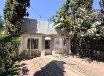 Casa uso de suelo de 4 habitaciones, Zapopan · Casa en Venta en Santillana 2, Zona Real, Zapopan