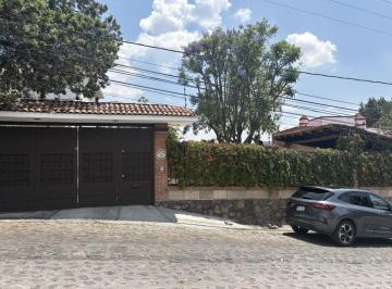 Casa de 4 habitaciones, Corregidora · Se Renta Casa Colonial en Colinas del Bosque, Amplia, Fresca