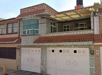 Casa de 4 habitaciones, Ecatepec de Morelos · Venta de Casa en Ecatepec de Morelos Col Industrias Tulpetlac Edo Mex