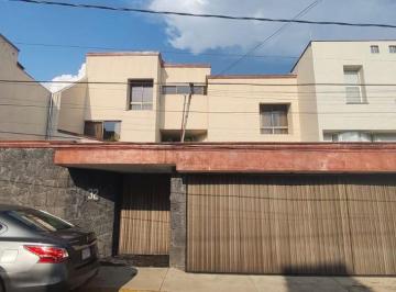 Casa de 5 habitaciones, Coyoacán · Casa en Venta en Calle Cerrada con Vigilancia 24/7