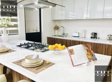Casa · 139m² · 3 Recámaras · 2 Estacionamientos · Casa en Zakia con Sala de Tv y 3 Recámaras