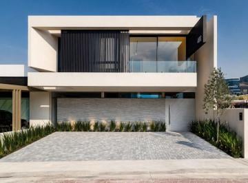 FACHADA MINMIMALISTA · Arquitectura de Vanguardia con Ambientes Abiertos