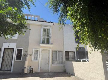 Casa · 69m² · 2 Recámaras · 1 Estacionamiento · Casa en Venta en Colinas del Rey $2’350,000