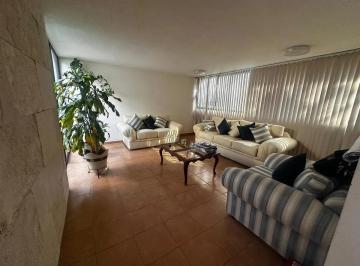 Casa en Venta de 3 habitaciones Lomas de Bellavista · Casa Remodelada Amplios Espacios, con Gran Terraza en Lomas de Bellavista