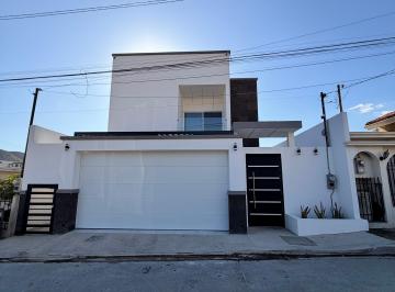 Casa de 3 habitaciones, Ensenada · Residencia Nueva en Venta en Ensenada
