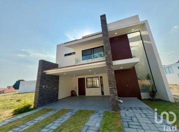 Casa · 239m² · 3 Recámaras · 2 Estacionamientos · Se Vende Casa en Fracc Las Fincas en Atlixco Puebla