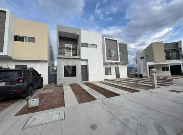 Casa · 120m² · 3 Recámaras · 2 Estacionamientos · Casa en Renta Montolivo 3, Chihuahua