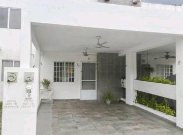 Casa en condominio de 2 habitaciones, Solidaridad · Casa en Privada, en Playa del Carmen.