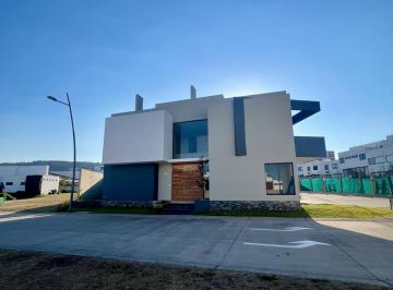 Casa en condominio de 4 habitaciones, Zapopan · Casa en Venta Coto Paseos del Parque - Parque Metropolitano