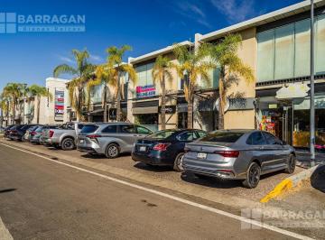 Oficina · 104m² · Oficinas en Renta en Plaza 99, El Campanario
