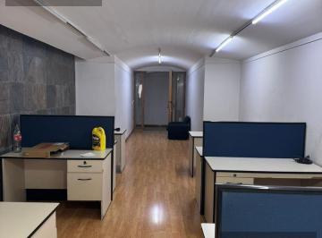 Oficina · 110m² · 2 Estacionamientos · Oficina en Renta