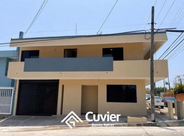 Casa · 240m² · 4 Recámaras · 1 Estacionamiento · Casa en Los Mangos