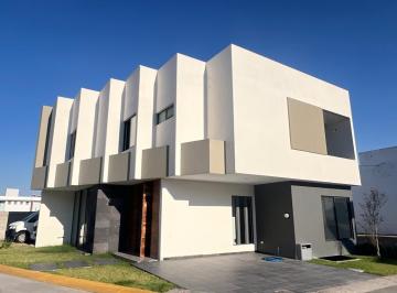 Casa en condominio de 4 habitaciones, Zapopan · Casa en Venta Coto Paseos del Parque - Parque Metropolitano